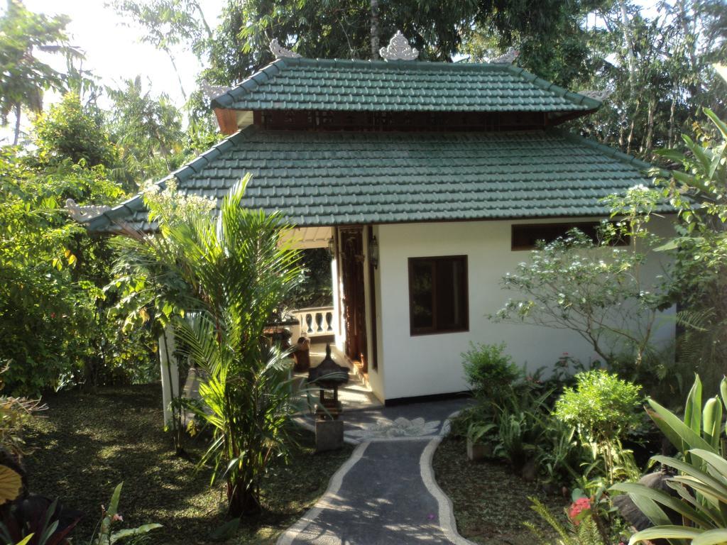 White Lotus Oasis Hotel Ubud  Bilik gambar